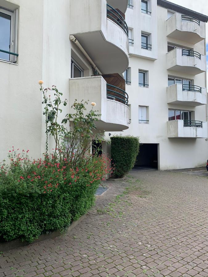 65 M2 Centre 2 Ch Wifi Parking